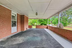 1813 Carbonton Rd, Sanford, NC 27330 - Photo 9