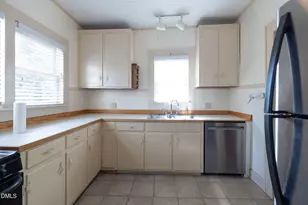 116 W West Hill Ave S, Hillsborough, NC 27278 - Photo 17
