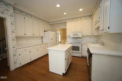 6013 Tenter Banks Square, Raleigh, NC 27609 - Photo 5