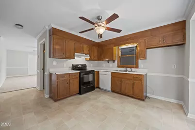 140 Rollingwood Drive, Dunn, NC 28334 - Photo 9