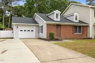 140 Rollingwood Dr, Dunn, NC 28334 - Photo 3