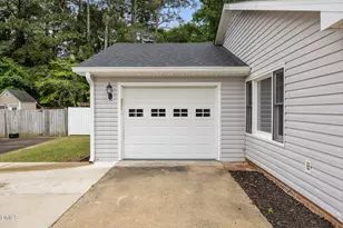 140 Rollingwood Dr, Dunn, NC 28334 - Photo 25