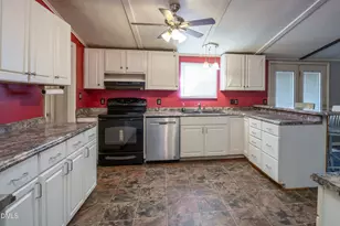 807 Richardson Ave, Fayetteville, NC 28314 - Photo 9