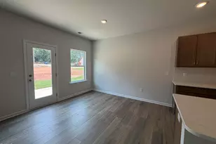 300 Allegheny Dr, Sanford, NC 27330 - Photo 9