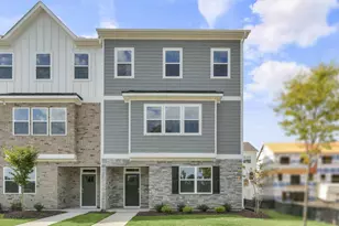 808 Washington St, Fuquay-Varina, NC 27526 - Photo 1