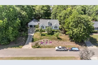 6820 Oviedo Drive, Raleigh, NC 27603 - Photo 5