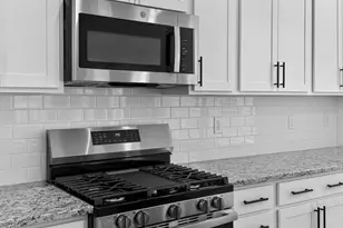 526 Claftin St, Sanford, NC 27330 - Photo 9
