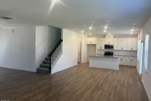 526 Claftin St, Sanford, NC 27330 - Photo 3
