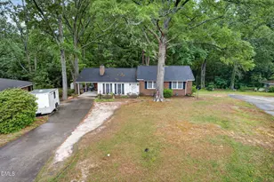 118 Castle Cir, Smithfield, NC 27577 - Photo 5