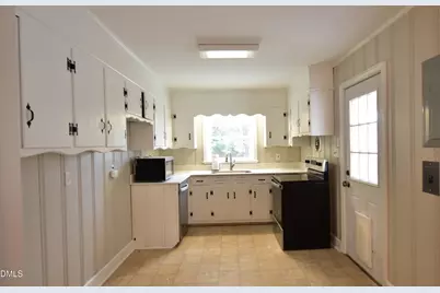 1011 S 1st Street, Smithfield, NC 27577 - Photo 9