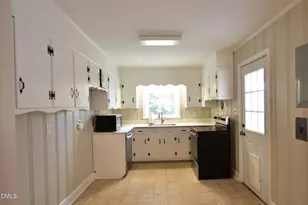 1011 S 1st St, Smithfield, NC 27577 - Photo 9