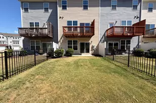 1026 Commack Dr, Durham, NC 27703 - Photo 5