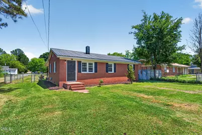 407 E Pearsall Street, Dunn, NC 28334 - Photo 3