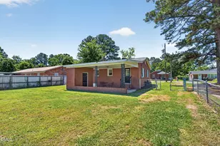 407 E Pearsall St, Dunn, NC 28334 - Photo 21