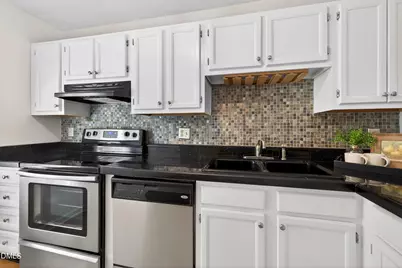 112 Broad Leaf Circle, Raleigh, NC 27613 - Photo 27