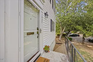 1627 Sutton Dr, Raleigh, NC 27605 - Photo 3