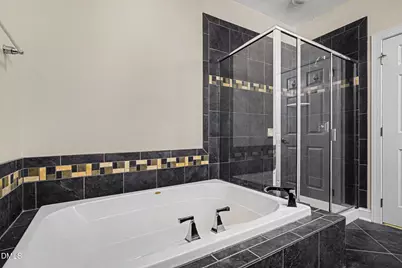 10400 Rosegate Court #303, Raleigh, NC 27617 - Photo 23