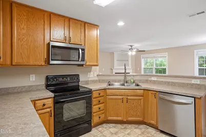 517 Texanna Way, Holly Springs, NC 27540 - Photo 25