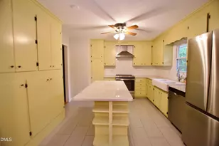 1201 Sturdivant Dr, Cary, NC 27511 - Photo 9