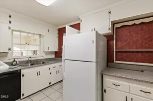 805 S Parrish St, Lillington, NC 27546 - Photo 19