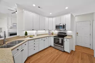 105 Parkvine Cir, Cary, NC 27519 - Photo 13