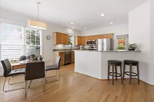 913 Edgewater Cir, Chapel Hill, NC 27516 - Photo 13