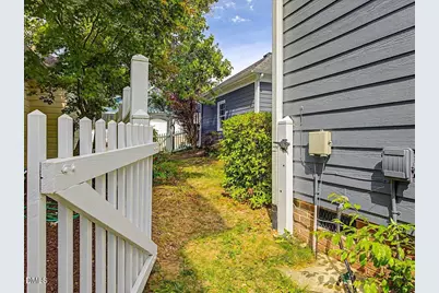 913 Edgewater Circle, Chapel Hill, NC 27516 - Photo 37