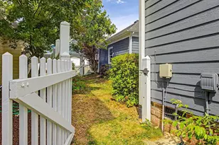 913 Edgewater Cir, Chapel Hill, NC 27516 - Photo 37
