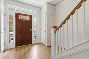 913 Edgewater Cir, Chapel Hill, NC 27516 - Photo 7