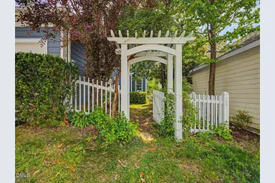 913 Edgewater Circle, Chapel Hill, NC 27516 - Photo 47