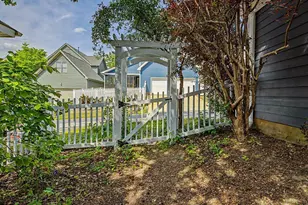 913 Edgewater Cir, Chapel Hill, NC 27516 - Photo 45