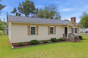 104 E Caroline Ave, Smithfield, NC 27577 - Photo 3