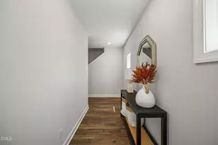 530 Barrington Row Ave, Zebulon, NC 27597 - Photo 5