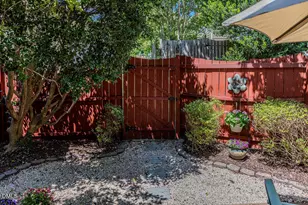 1710 Township Cir, Raleigh, NC 27609 - Photo 21