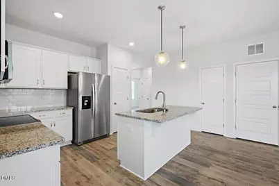 619 Sturgeon Street, Smithfield, NC 27577 - Photo 5
