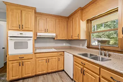 1621 Stonehurst Road, Raleigh, NC 27607 - Photo 15