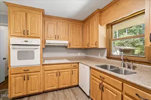 1621 Stonehurst Rd, Raleigh, NC 27607 - Photo 15