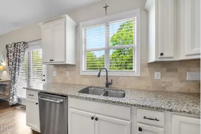 128 Pointe Park Circle, Holly Springs, NC 27540 - Photo 17