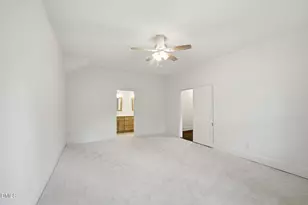 611 W Pearsall St, Dunn, NC 28334 - Photo 27