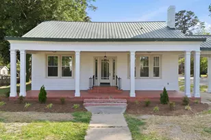 611 W Pearsall St, Dunn, NC 28334 - Photo 1