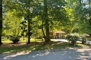 400 Briarcliff Ln, Cary, NC 27511 - Photo 11