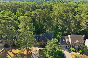 305 Parkknoll Ln, Cary, NC 27519 - Photo 5
