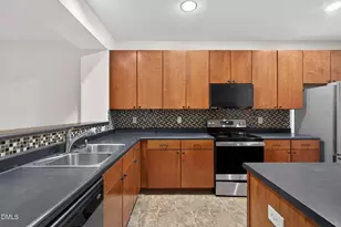 3018 Freeport Dr, Cary, NC 27519 - Photo 15