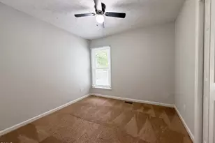 6921 Bone Creek Dr, Fayetteville, NC 28314 - Photo 11