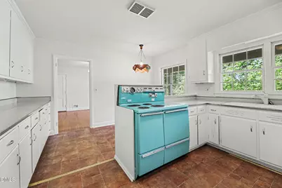 518 W Elk Street, Siler City, NC 27344 - Photo 7