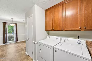 6434 Rannock Dr, Fayetteville, NC 28304 - Photo 9