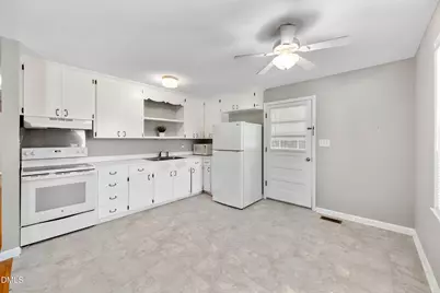 207 Centre Street, Tarboro, NC 27886 - Photo 7