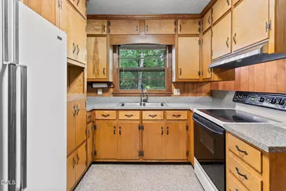 215 Trail Eight, Burlington, NC 27215 - Photo 13