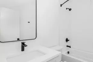 209 Woodsborough Pl, Raleigh, NC 27601 - Photo 25