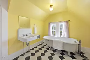 611 McReynolds St, Carthage, NC 28327 - Photo 37